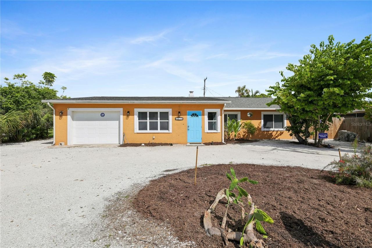 8479 Pinewood Road, Sarasota, FL 34243 Photo