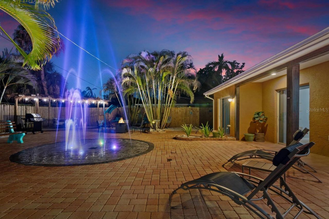 8479 Pinewood Road, Sarasota, FL 34243 Photo