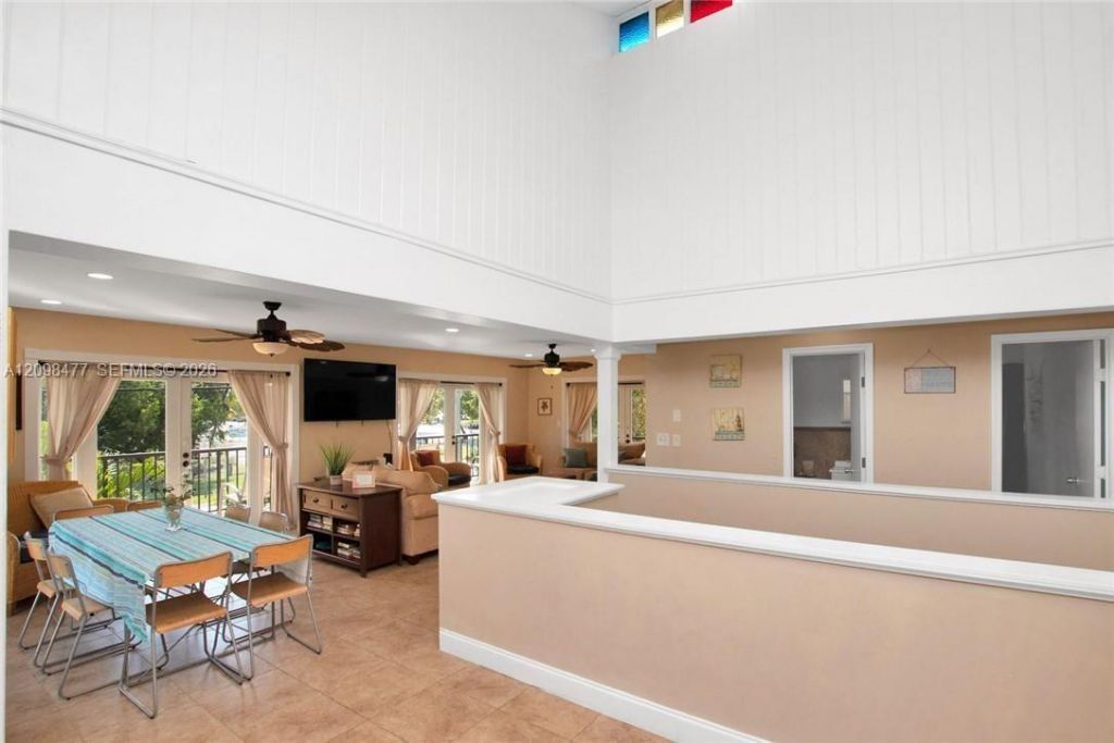 53 E Beach Rd , Tavernier, FL 33070 Photo