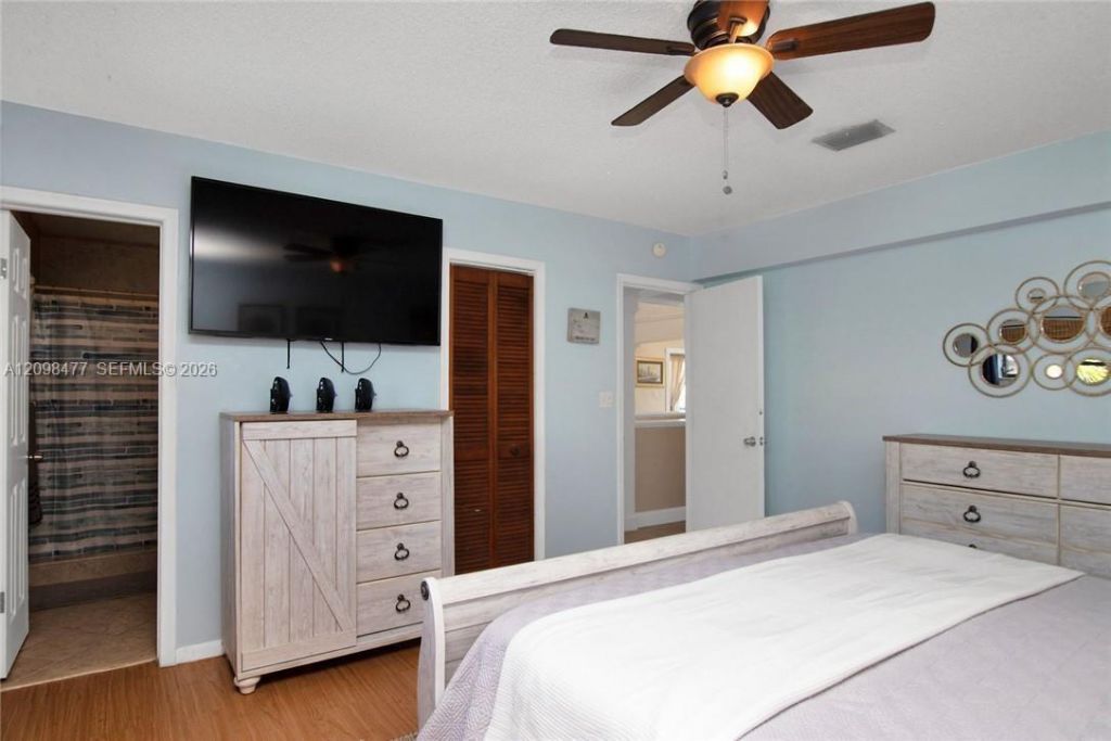 53 E Beach Rd , Tavernier, FL 33070 Photo