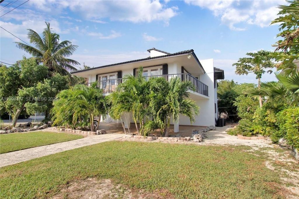 53 E Beach Rd , Tavernier, FL 33070 Photo