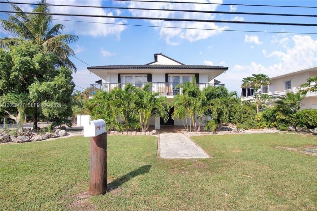 53 E Beach Rd , Tavernier, FL 33070 Photo
