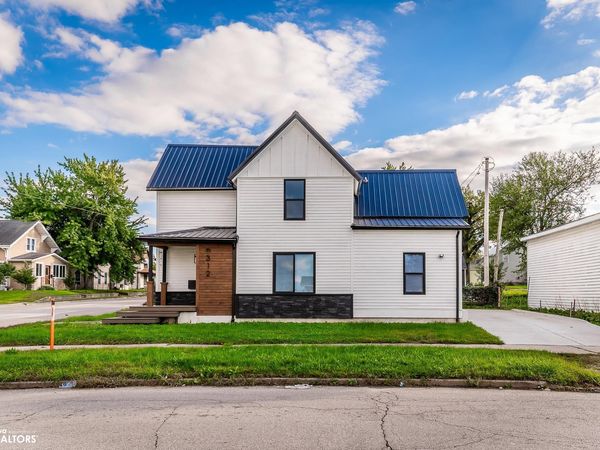 312 N 3Rd Avenue, Marshalltown, IA 50158