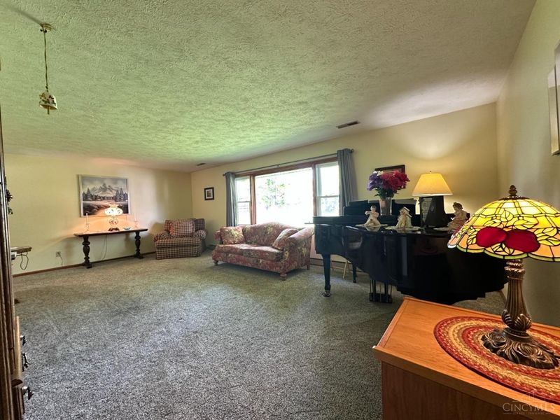 300 Park Avenue, Lynchburg, OH 45142 Photo 8