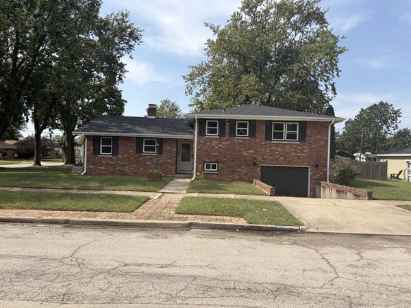 495 S Prairie Avenue , Bradley, IL 60915