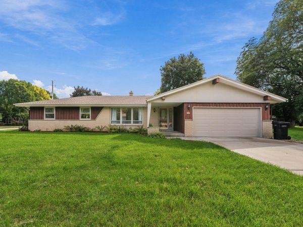 5503 W Silverleaf Ln, Brown Deer, WI 53223