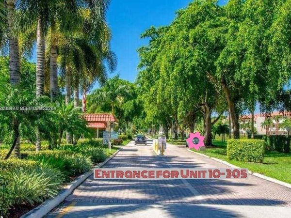 9511 N Hollybrook Lake Dr , Unit 305, Pembroke Pines, FL 33025