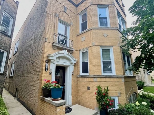 5722 N Richmond Street , Chicago, IL 60659