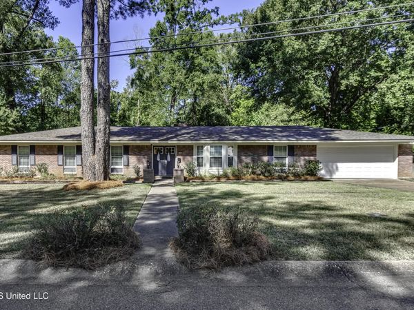 5365 Suffolk Drive, Jackson, MS 39211