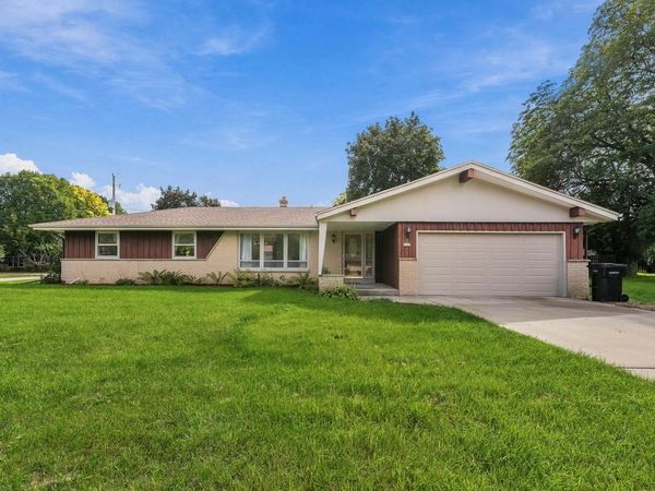 5503 W Silverleaf LANE, Brown Deer, WI 53223