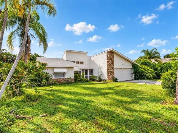 2265 Crystal DR, FORT MYERS, FL 33907
