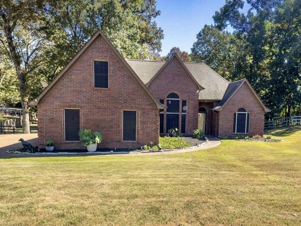 90 COUNTRY FOREST DR, Oakland, TN 38060