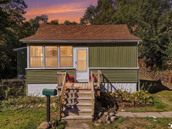 2946 4th Street, Trenton, MI 48183