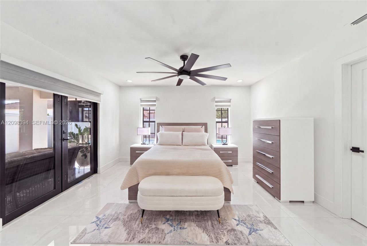 8936 NW 150th Ter, Miami Lakes, FL 33018 Photo