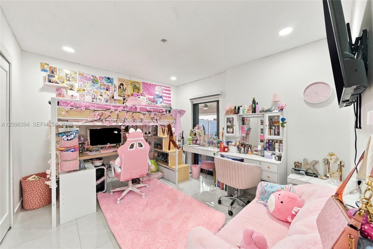 8936 NW 150th Ter, Miami Lakes, FL 33018 Photo