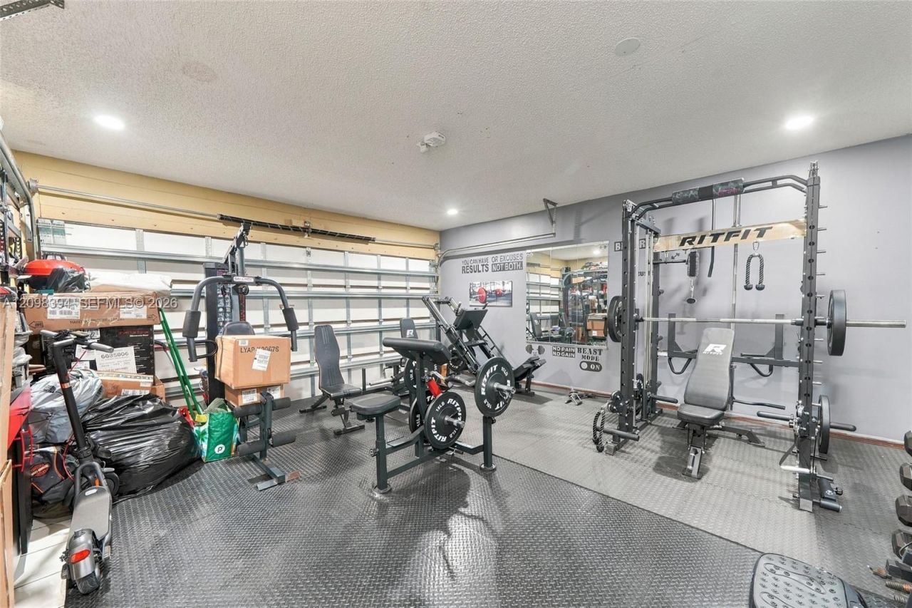8936 NW 150th Ter, Miami Lakes, FL 33018 Photo