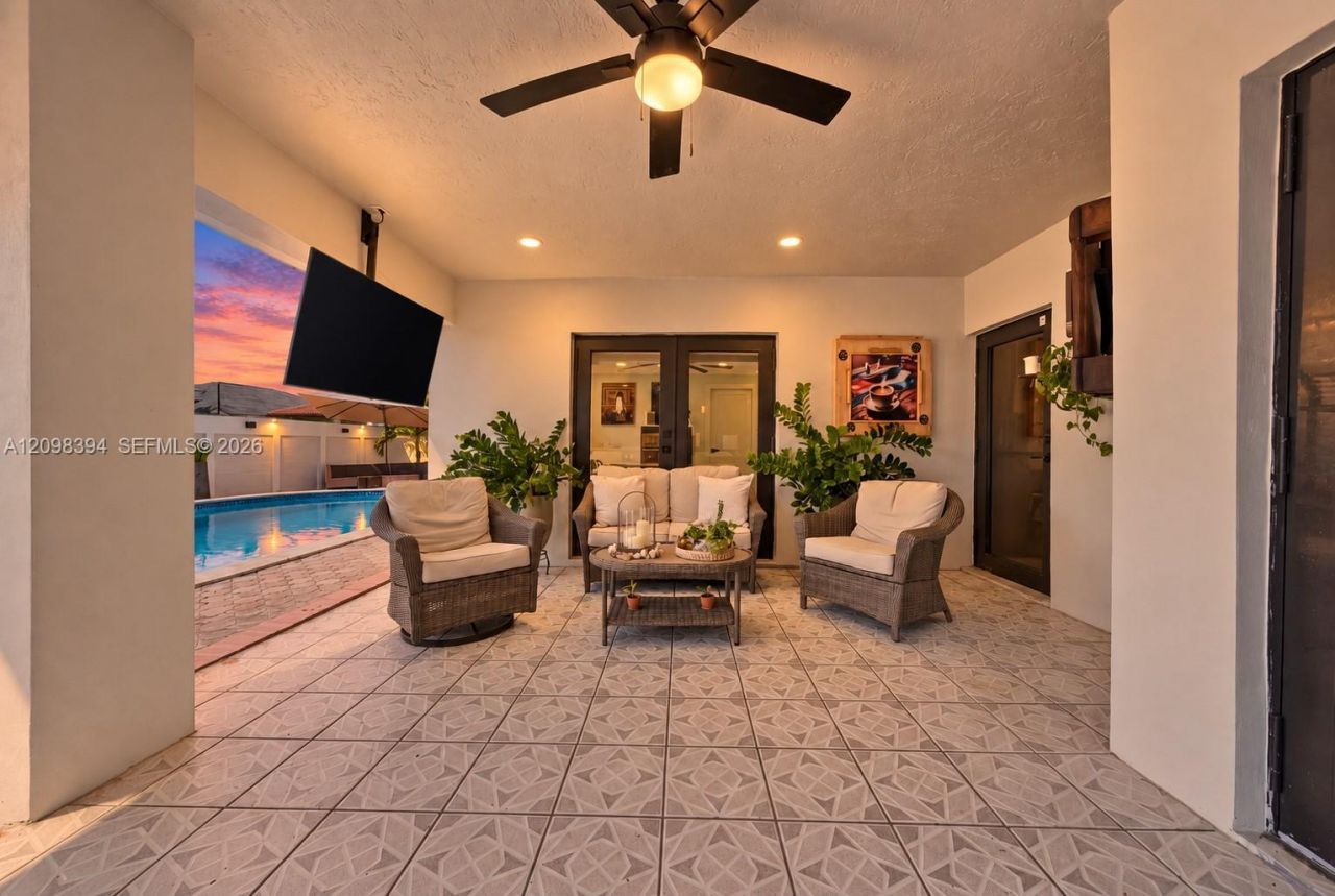 8936 NW 150th Ter, Miami Lakes, FL 33018 Photo