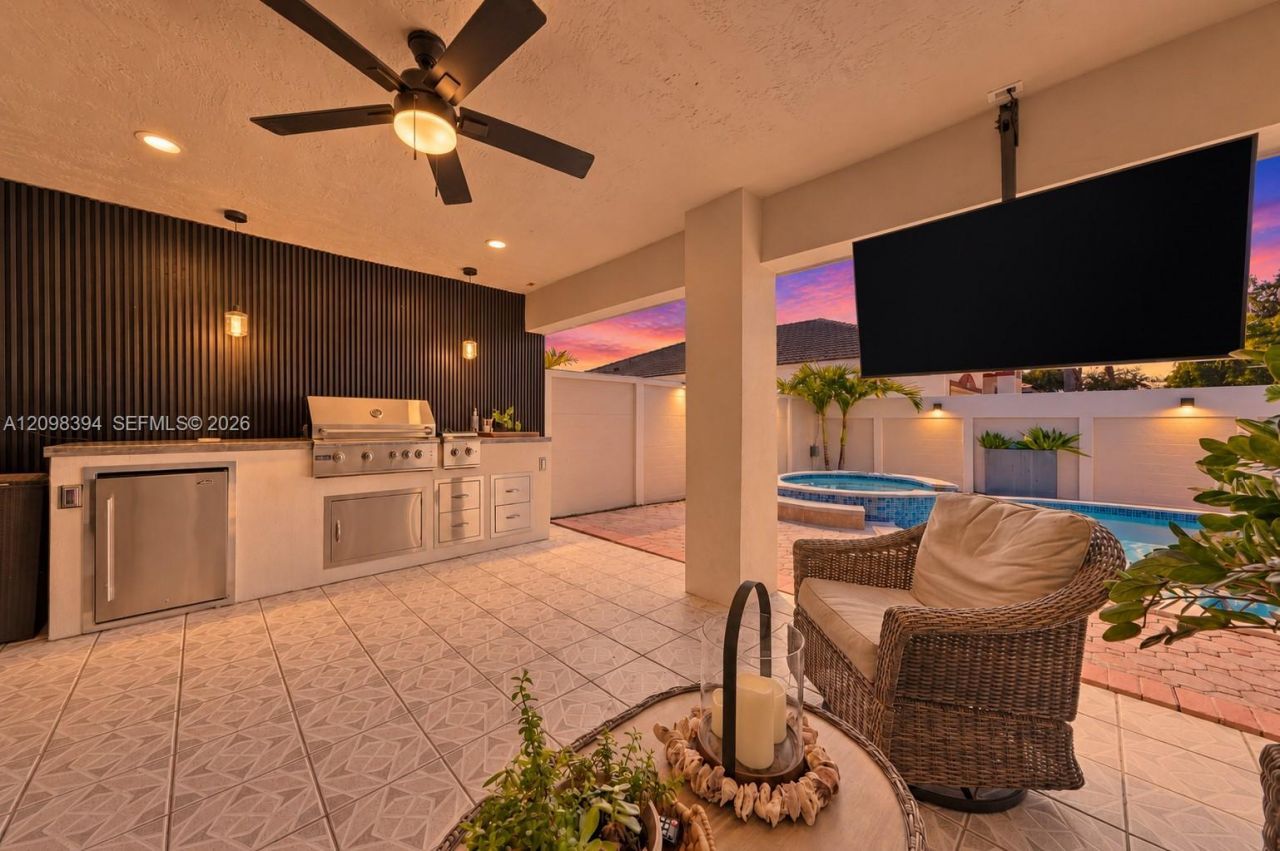 8936 NW 150th Ter, Miami Lakes, FL 33018 Photo