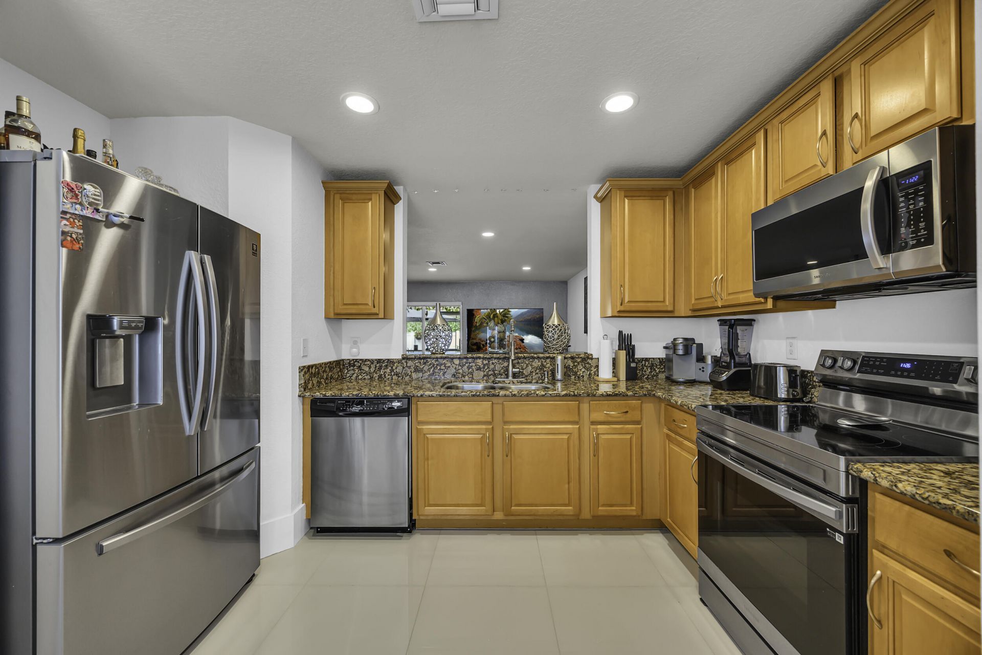 5933 Manchester Way, Unit 5933, Tamarac, FL 33321 Photo