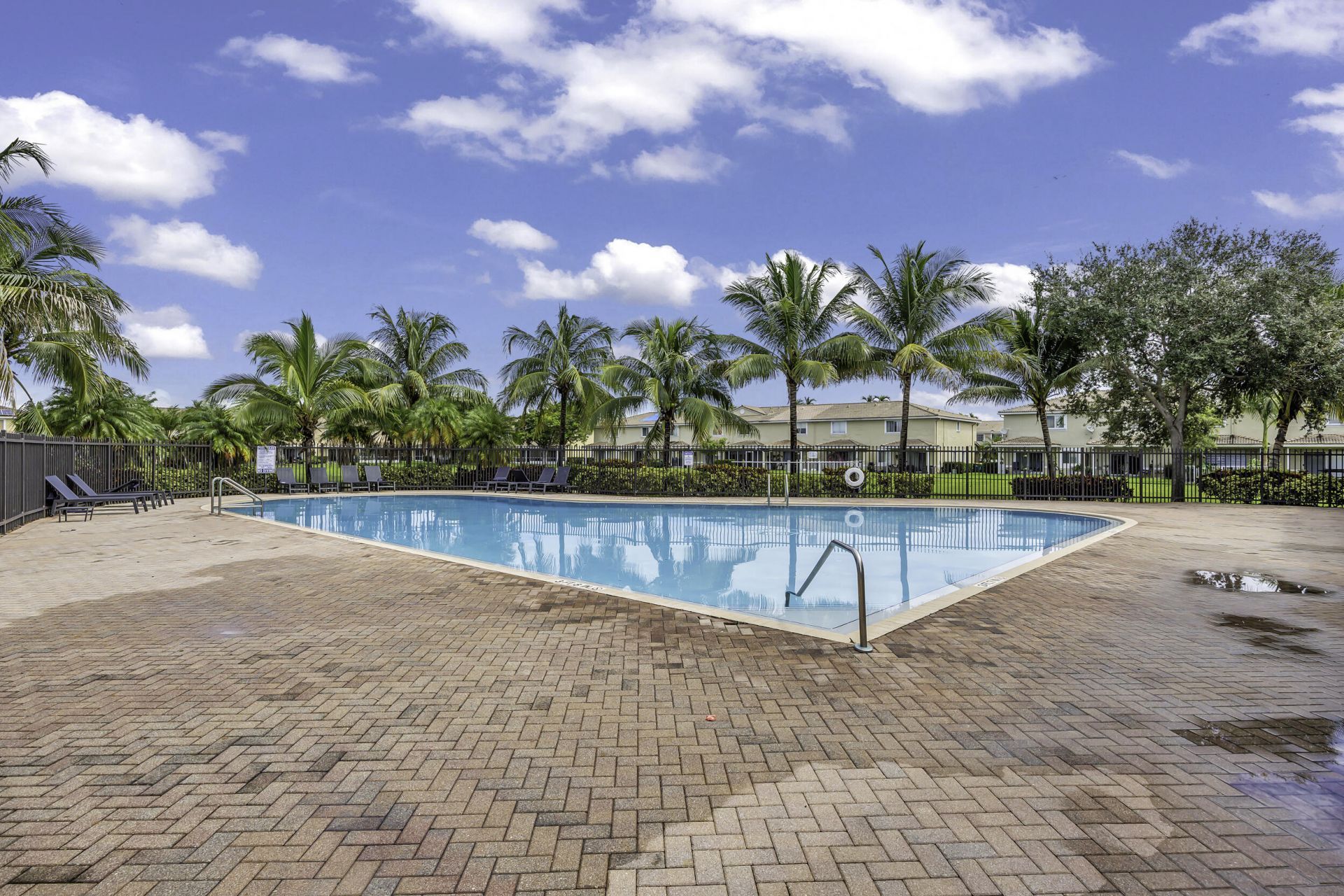 5933 Manchester Way, Unit 5933, Tamarac, FL 33321 Photo