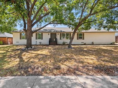 2914 Barnes Bridge Road, Dallas, TX 75228