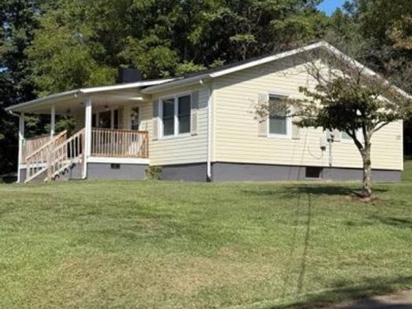 107 Eaton Road, Mount Airy, NC 27030