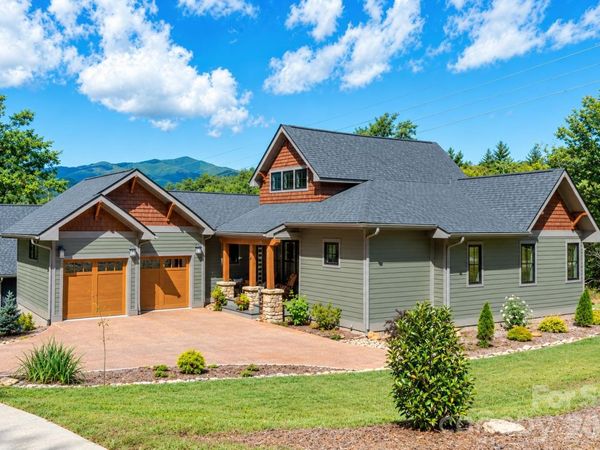 18 Old Lafayette Lane, Black Mountain, NC 28711