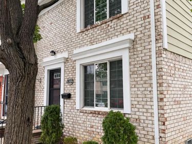 1872 Newporte Court, Royal Oak, Mi 48073