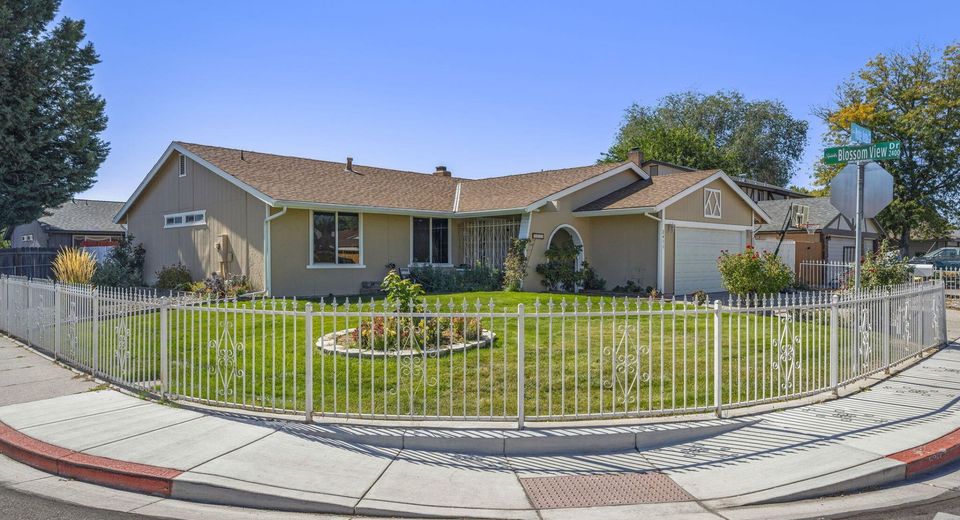 2411 Monte Verde Way, Sparks, NV 89434 Photo