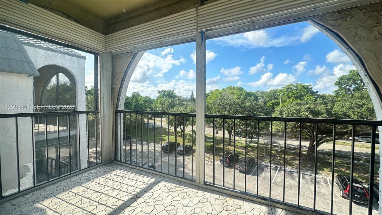 3360 Spanish Moss Ter , Unit 403, Lauderhill, FL 33319 Photo