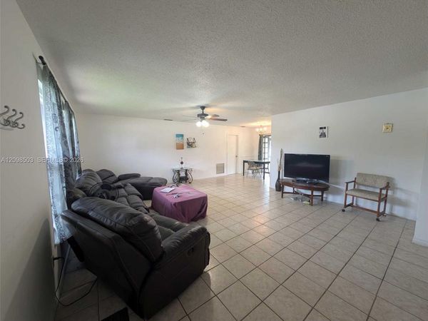 1687 SE Floresta DRIVE SE , Saint Lucie West, FL 34983