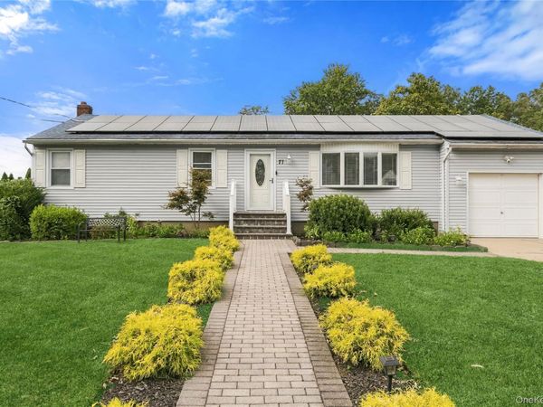 77 Winchester Drive , Lindenhurst, NY 11757