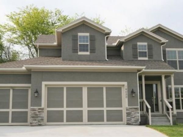 5554 Thousand Oaks Drive, Parkville, MO 64152