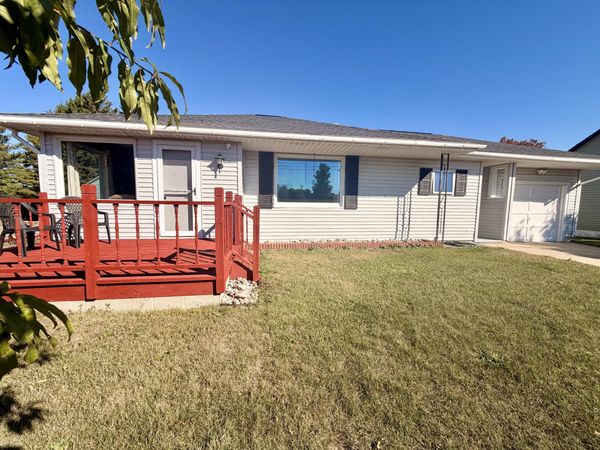 618 W Mcmillan AVE, Newberry, MI 49868
