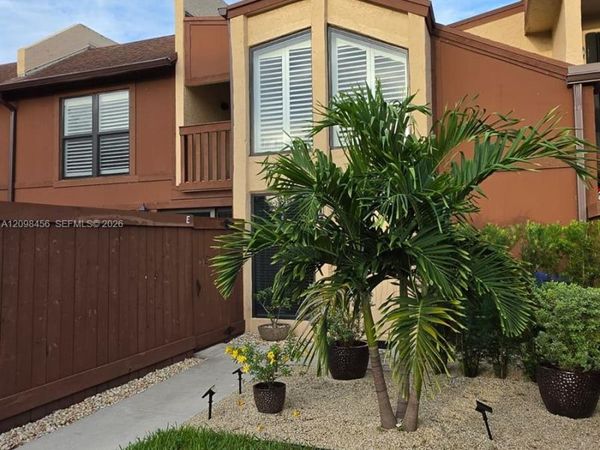 6534 SW 114th Pl, Unit F75, Miami, FL 33173
