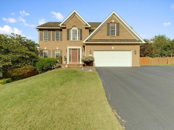 1714 High Gate LN , Salem, VA 24153