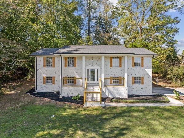 4004 Pinewood Drive SE, Dalton, GA 30721