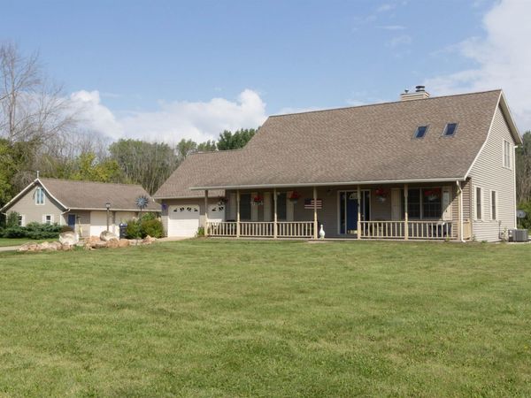 7950 Broadway Road, Omro, WI 54963