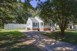312 Southampton Drive  photo 4