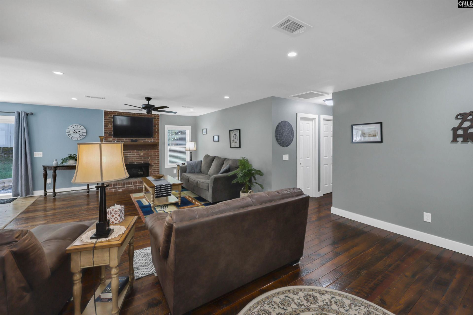 312 Southampton Drive  Photo 9