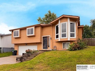 6005 N 109th Street, Omaha, NE 68164