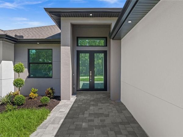 843 Bianca AVE S, LEHIGH ACRES, FL 33974