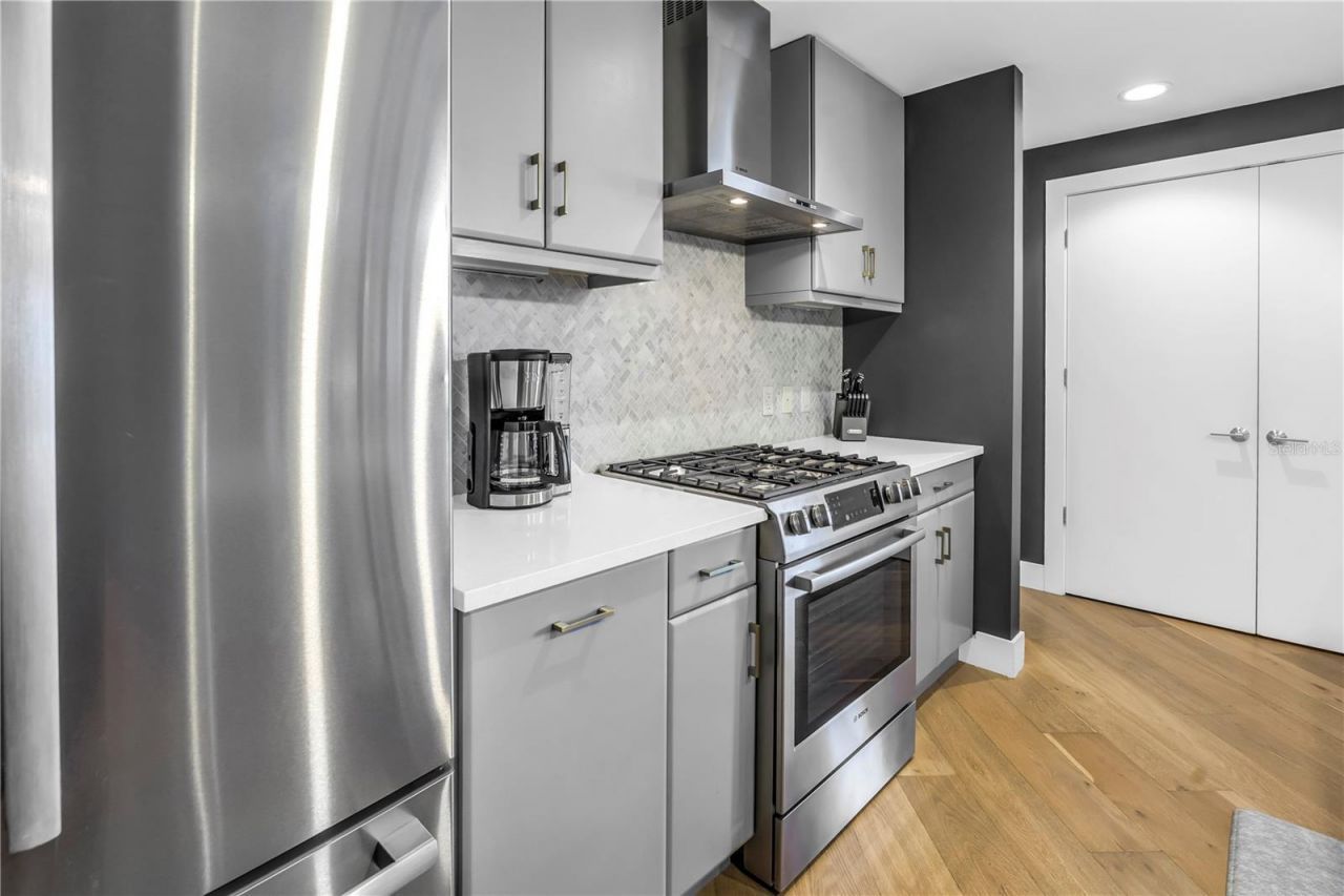 199 Dali Boulevard , Unit 902, Saint Petersburg, FL 33701 Photo
