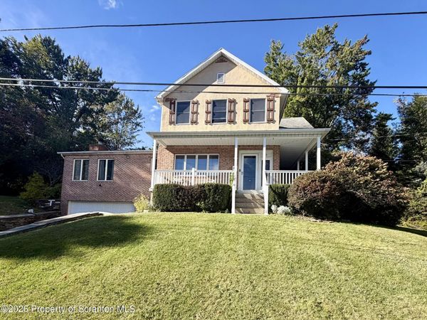 25 43rd Street , Carbondale, PA 18407
