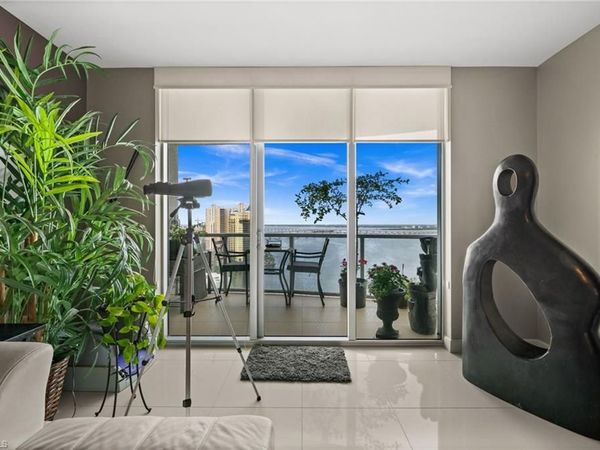 3000 Oasis Grand BLVD, Unit 2105, FORT MYERS, FL 33916