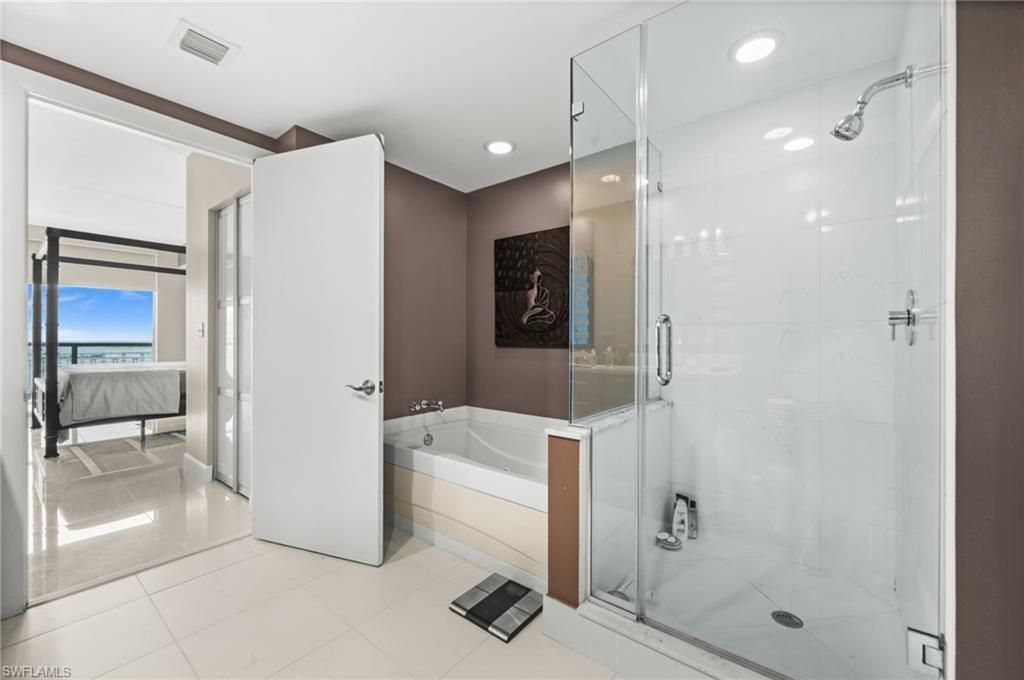 3000 Oasis Grand Blvd, Unit 2105, Fort Myers, FL 33916 Photo