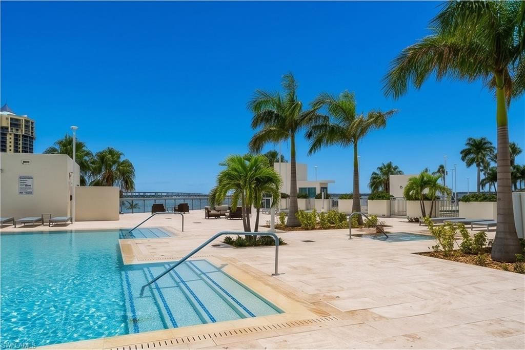 3000 Oasis Grand Blvd, Unit 2105, Fort Myers, FL 33916 Photo