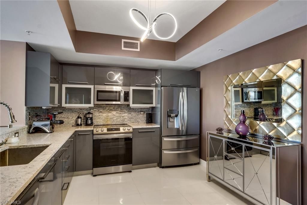 3000 Oasis Grand Blvd, Unit 2105, Fort Myers, FL 33916 Photo