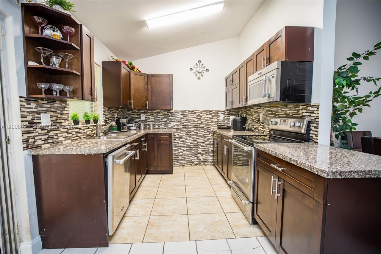 3346 NW 203rd St, Miami Gardens, FL 33056 Photo