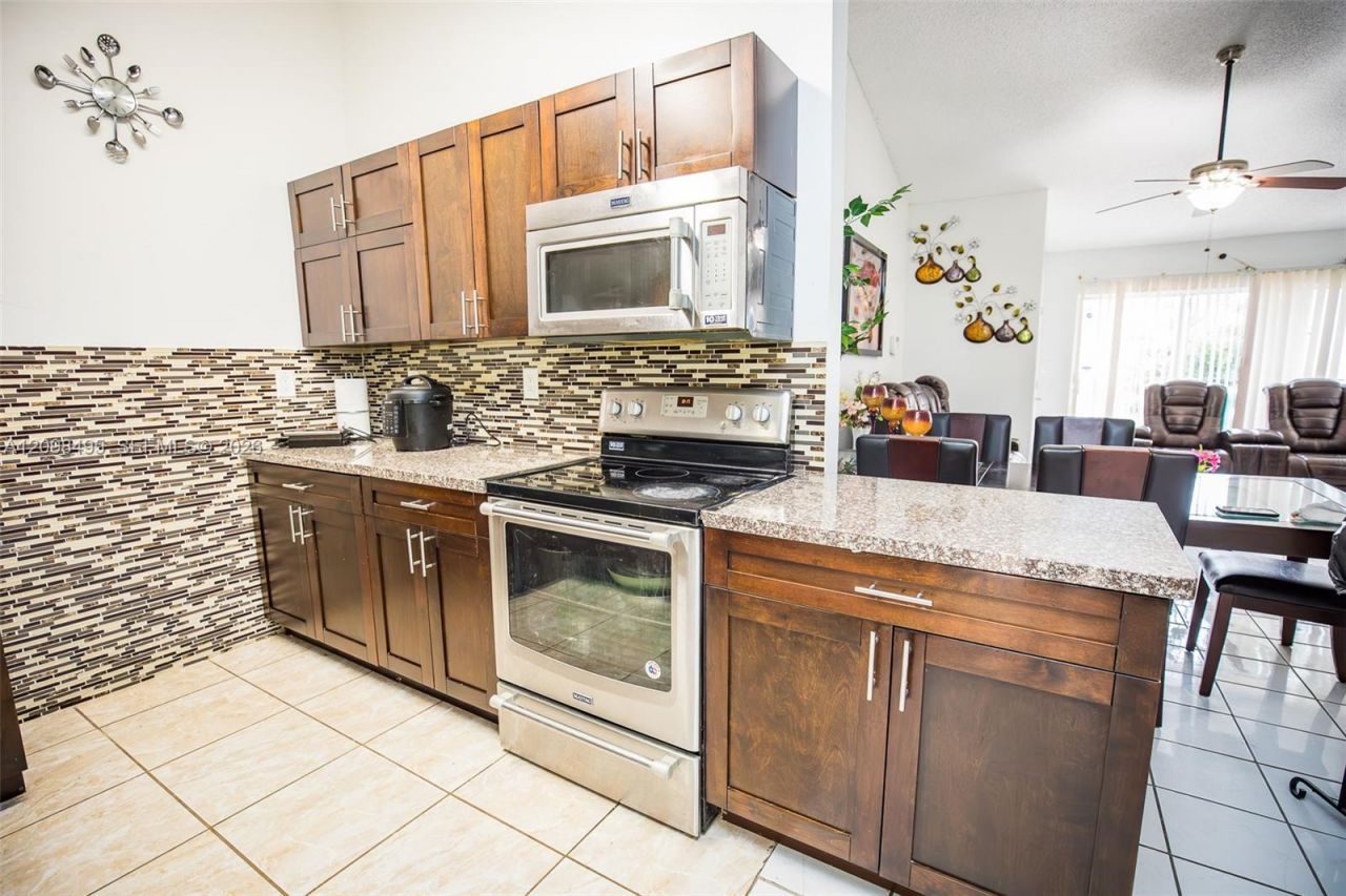 3346 NW 203rd St, Miami Gardens, FL 33056 Photo